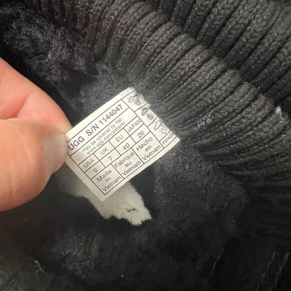 UGG Women's Classic Mini Platform Felted - Picture 7 of 7